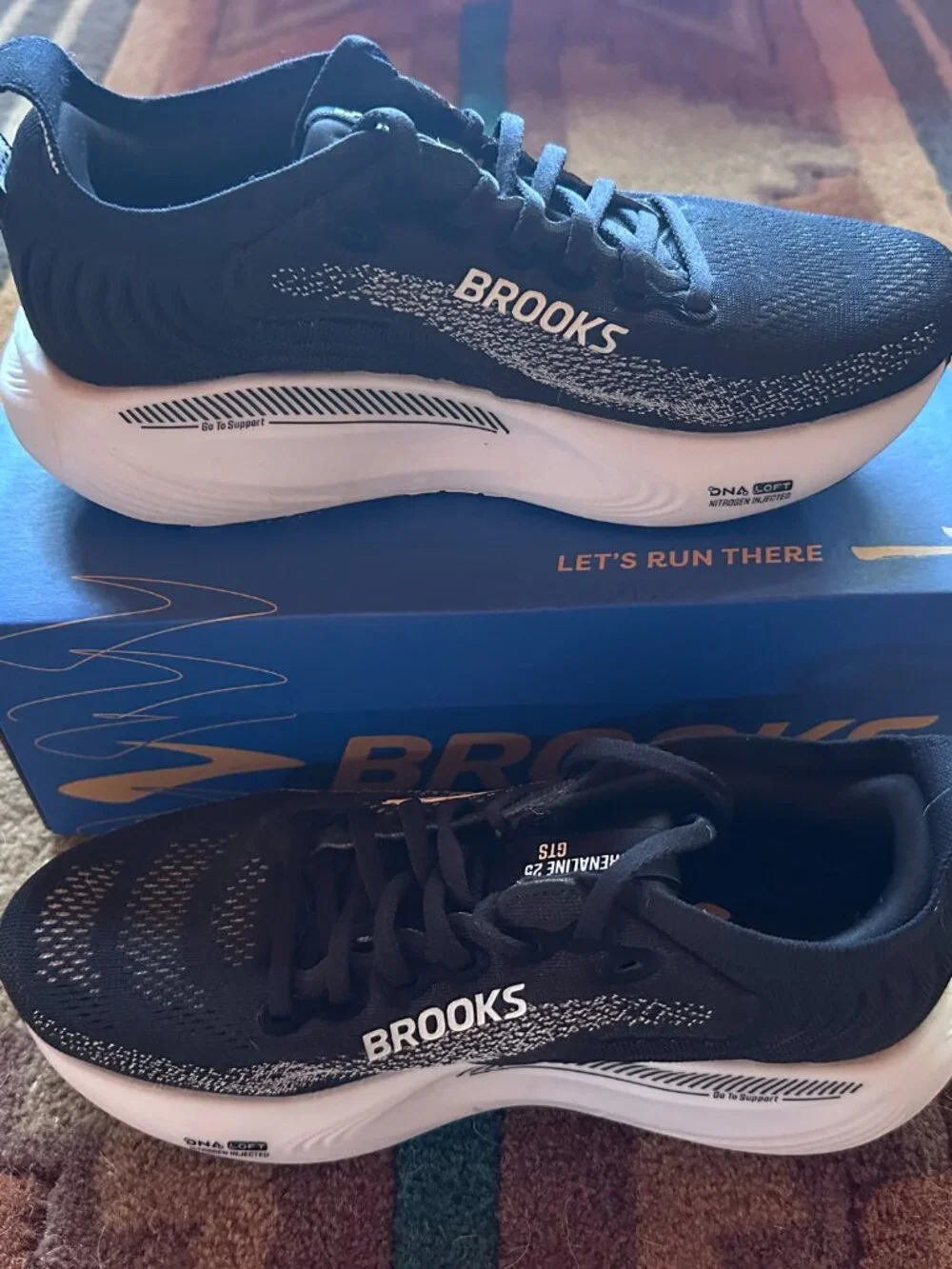 Like New Box Brooks Adrenaline GTS 25 Women's 8 Black Grey White Retail $155